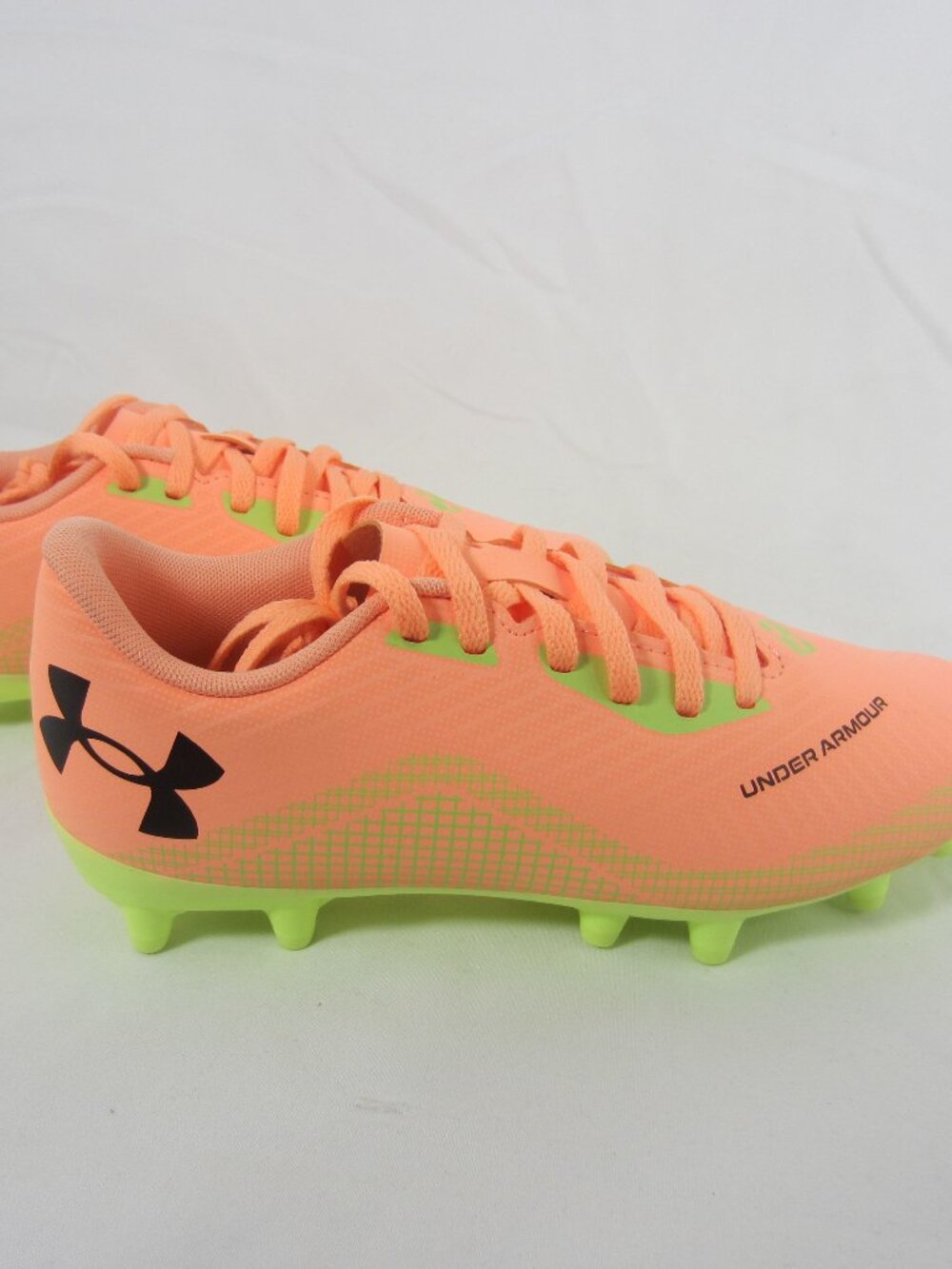 NEW! UNDER ARMOUR CLEATS / 4 YOUTH